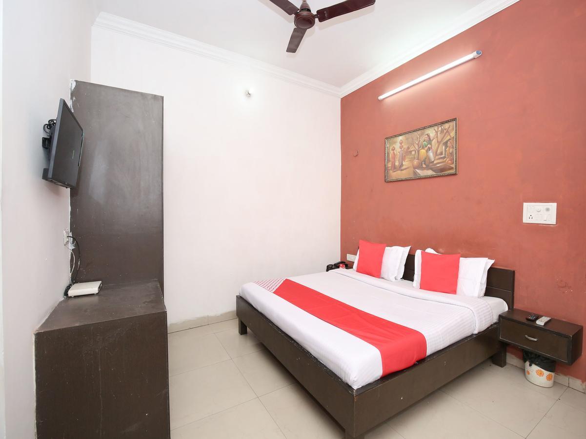 Oyo 12972 Hotel Krishna Castle 암리차르 외부 사진