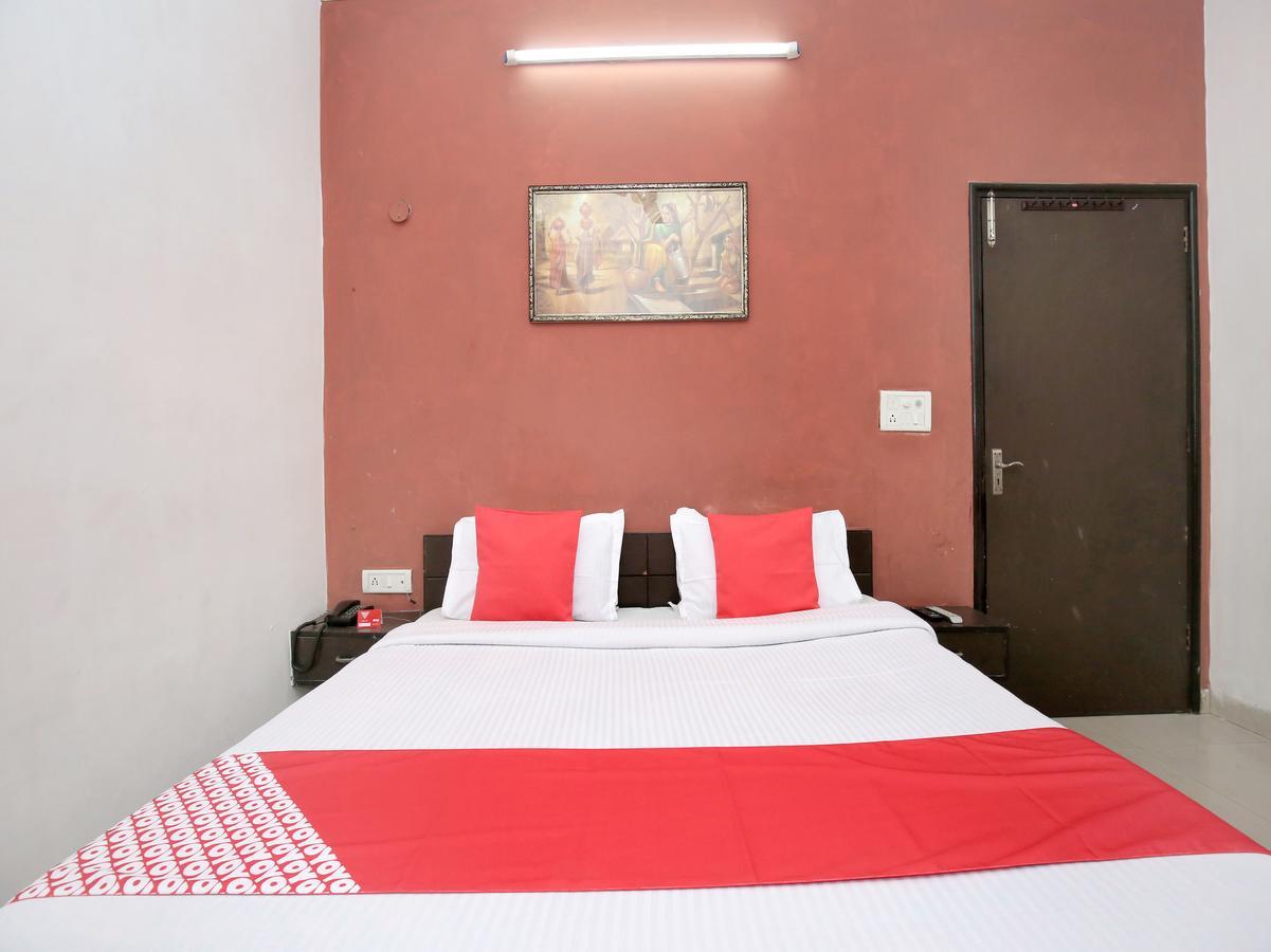 Oyo 12972 Hotel Krishna Castle 암리차르 외부 사진