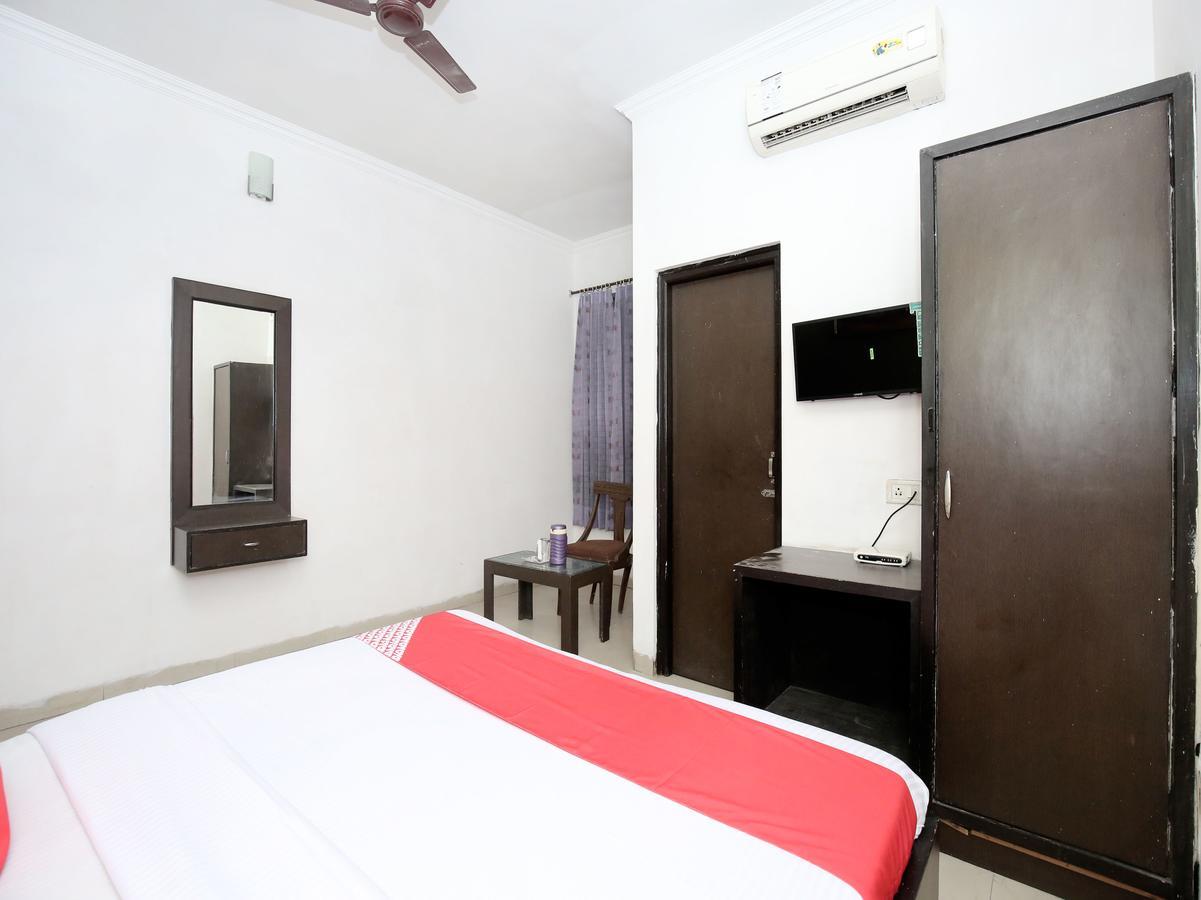 Oyo 12972 Hotel Krishna Castle 암리차르 외부 사진