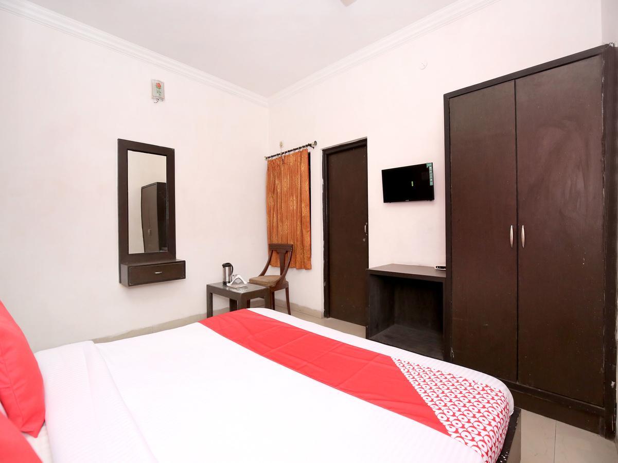 Oyo 12972 Hotel Krishna Castle 암리차르 외부 사진
